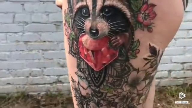 Перекрытие большого шрама на всё бедро. Енот ? Цветы.#ВалерияМирбагимК смотреть онлайн