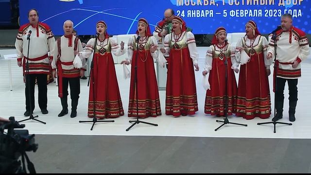 Под окном черешня Золотые купола #УникальнаяРоссия #гостиныйдвор смотреть онлайн