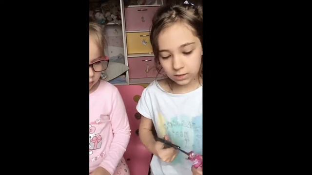 Сегодня открываем подарок на день зашиты детей/ что нам подарили? смотреть онлайн