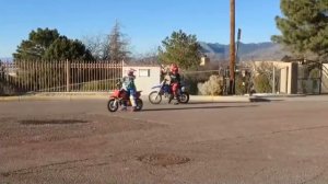 Children on motorcycles. Дети на мотоциклах