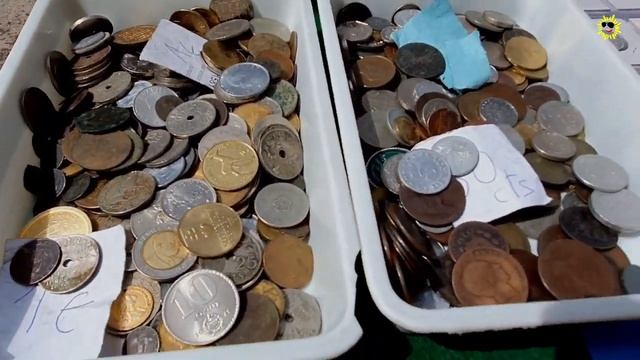 Рынок для коллекционеров и нумизматов в Валенсии. Испания