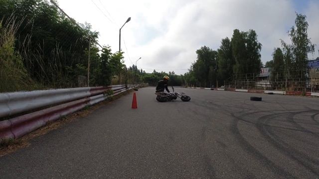 МОТОТРЕНИРОВКА в 3 ПИЛОТА / Мотогонки начинаются с ПИТБАЙКА смотреть онлайн