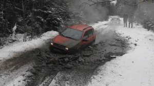 Калина Кросс не против ледяной лужи