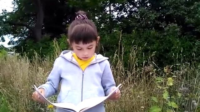 И.Крылов басня “Стрекоза и муравей”, читает Ирдашева Азалия, 8 лет. смотреть онлайн