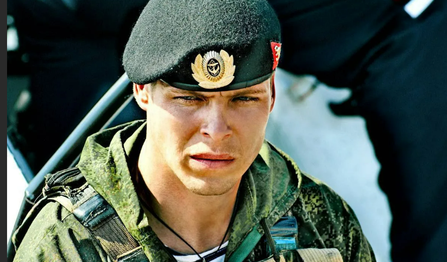 Так смотрят только русские солдаты. Стихи. Автор текста Константин Фролов - Крымский. смотреть онлайн