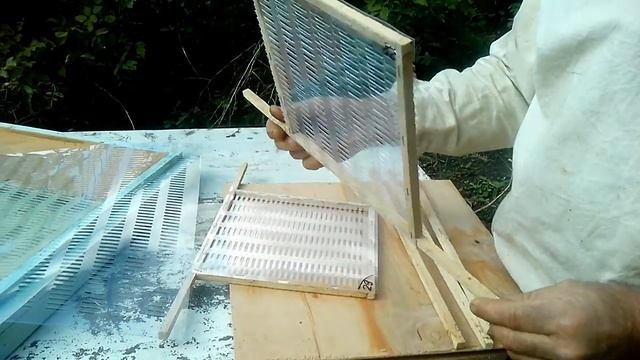 Изолятор для матки по типу изолятора Хмары 30.09.2013 смотреть онлайн