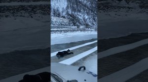 Как выдувает следы на льду у Якутии