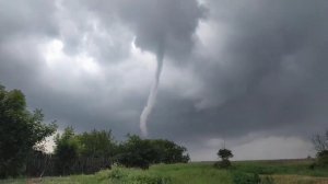 В окрестностях Луганска наблюдался смерч
#ЛНР #Луганск #смерч #торнадо