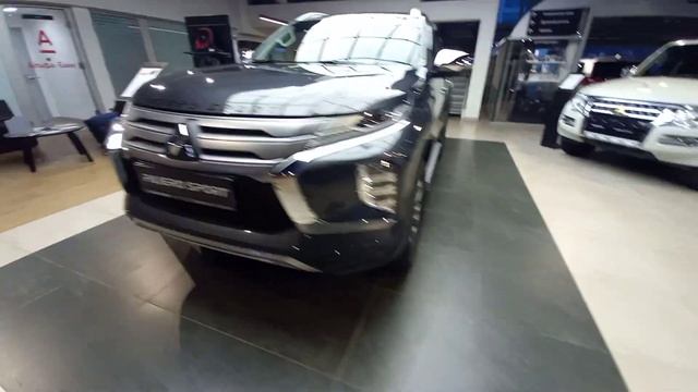 Mitsubishi привезли Паджеро 4 из Дубая. Новинка Эспандер 7 мест. По какой цене? смотреть онлайн