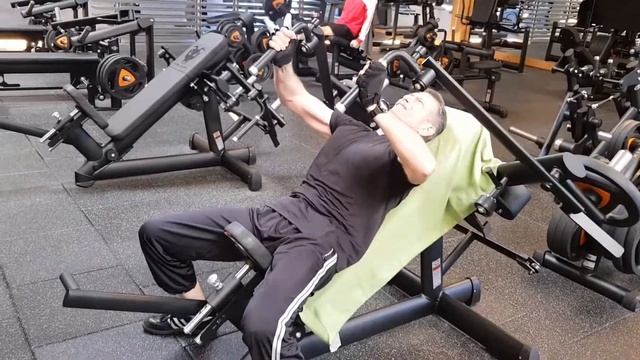 Тренировка на Кето. "Бруст и Трицепс." смотреть онлайн