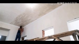 Поклейка потолка обоями