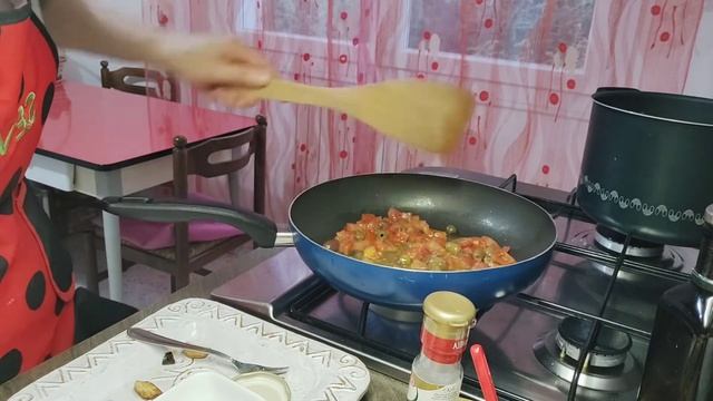 Нежное филе форели ,? Быстро, вкусно, низкокалорийно! /pesce in umido/ смотреть онлайн