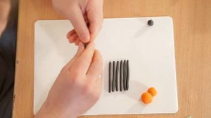 ЛЕПИМ ПАУКА. ПАУК из пластилина. Как слепить паучка из пластилина.