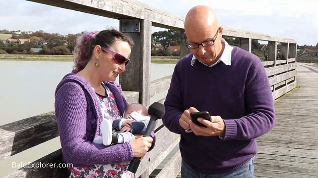 Richard and Julia Explore the App 'What3Words' смотреть онлайн