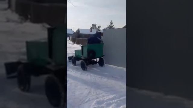 Самоделка для уборки снега. Хороший помошник зимой и своими руками.