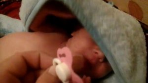 Чихаем и отбераем соску у ребенка √2