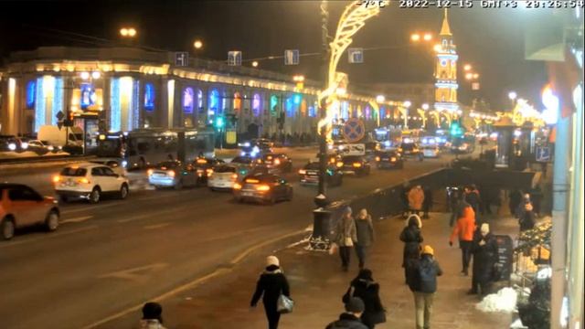 Вечерний Невский пр. Санкт-Петербург, Гостиный двор#авторство Mobotix Webcams Russia. смотреть онлайн