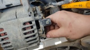Пропала зарядка на АКБ Volkswagen Caddy 2.0 SDI/Одна із причин чому не має зарадки на автомобілі VW