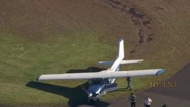 В Сиднее самолет чуть не приземлился на крышу терминала: «Пилот и его пассажир чудом остались невред
