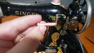Singer 127 and Singer 128 Vintage Sewing Machine: How to Thread the Machine