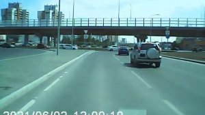 Движение по кольцу Мельникайте - Широтная в Тюмени