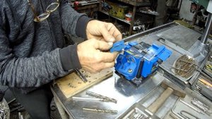 Машинка для быстрой заточки сверл.