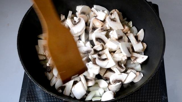 Картошка с грибами жареная на сковороде с луком. Как жарить грибы с картошкой