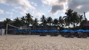 Прогулка по всему пляжу. Район Банг Тао.