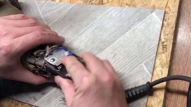 Замена выключателя в УШМ (болгарка) Интерскол смотреть онлайн