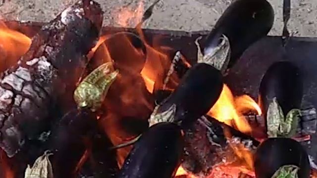 Как жарить овощи на мангале для острого соуса аджапсандали