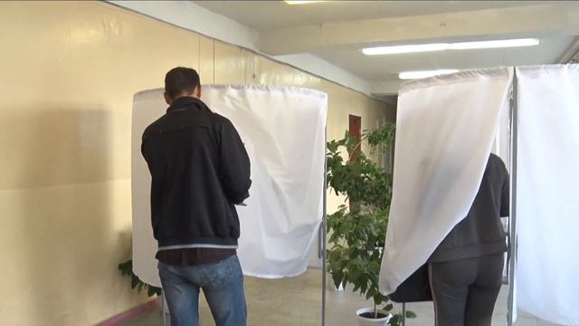 Проголосовать в 73-ю школу Ульяновска на 10 часов пришло 136 избирателей смотреть онлайн