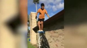 Мемы про гроб|Африканцы танцуют с гробом.