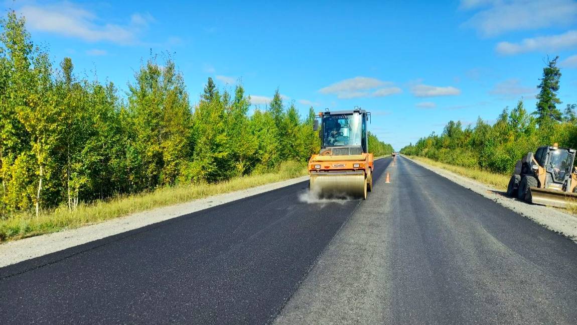 В Югре ремонтируют участок региональной трассы Нягань - Приобье