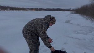 Зимняя рыбалка с ночевкой. Ловля щуки на жерлицы. Ночь в палатке.