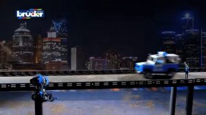 Игрушка Полицейский квадроцикл + фигурка женщина-полисмен BRUDER (63010)