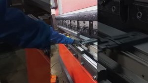 Amada HFT 50-20 Гибочный станок (Гибка полок на оружейный шкаф)