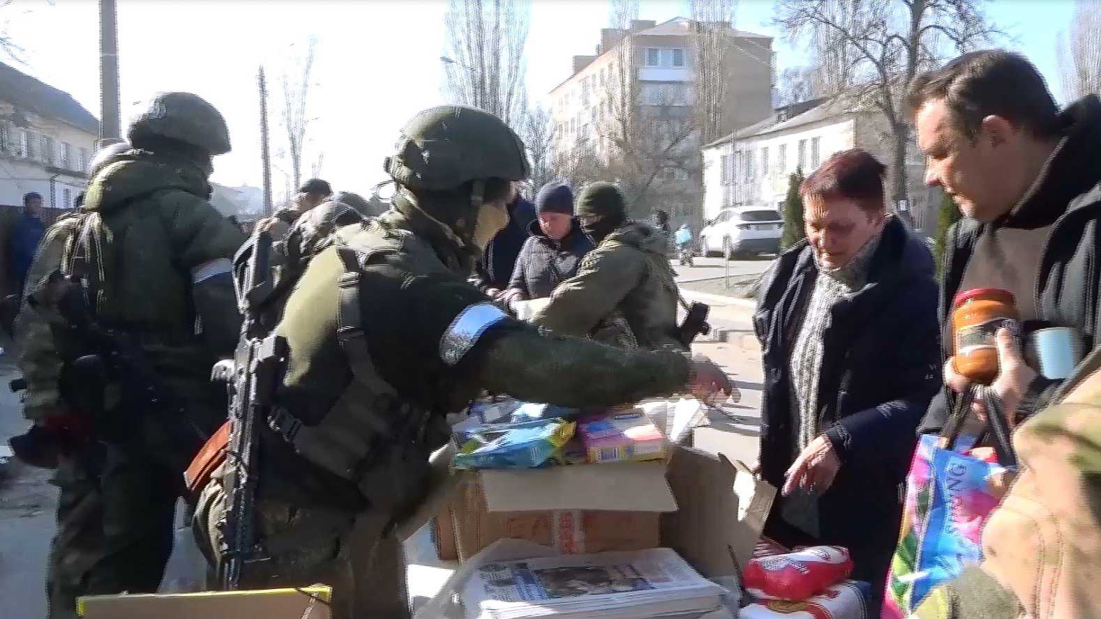 Гуманитарная помощь на свалке в днр