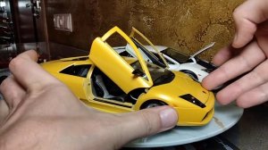 Lamborghini Murcielago Сравнительный обзор Bburago vs Maisto 1:18