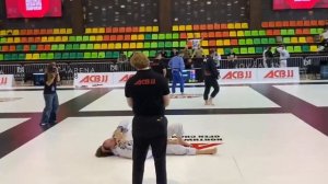 Абубакар Хадаев душит тяжеловеса в финале абсолютки ACBJJ