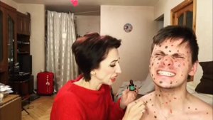 Изменённый звуки в видео «Мама и Сын Ветрянка»