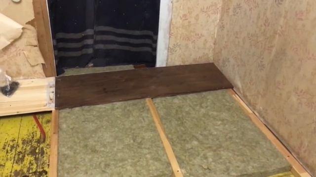 Делаю ремонт на моей даче. Утепляю полы каменной ватой Технониколь.