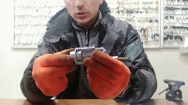 Ремонт своими руками_замок зажигания хендай/Hyundai Заклинил замок_Как починить замок? смотреть онлайн