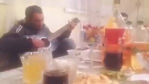 Супер исполнение казахской песни на гитаре талант!!!