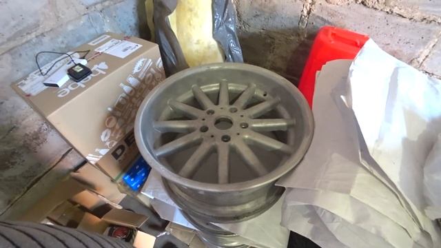 Что происходит с BMW e34 540. Выгоняем с гаража после почти года простоя смотреть онлайн