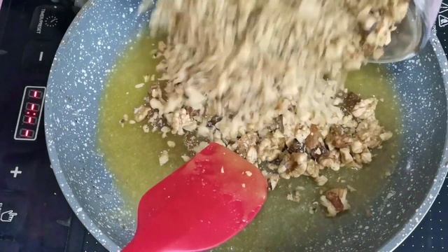 Лакомство из Ореха, Меда и Изюма ГОЗИНАКИ смотреть онлайн