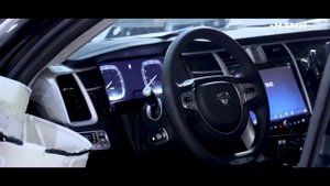 Представлен созданный в НАМИ новый официальный лимузин Президента России и электромотоцикл AURUS