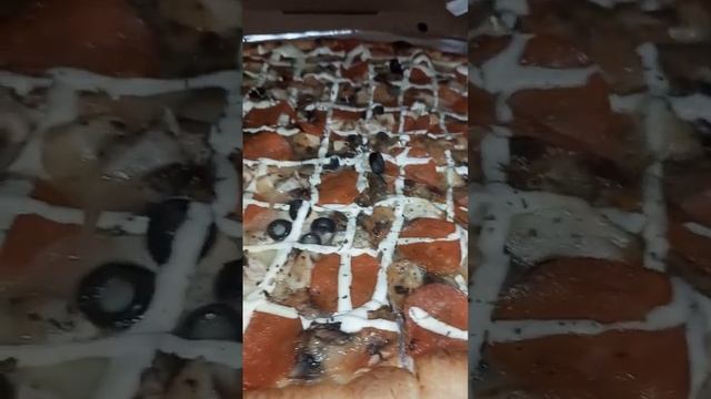 какая лучше пицца? домашнаяя или с пиццерии ? #готовимвкусно #готовимдома #пицца смотреть онлайн