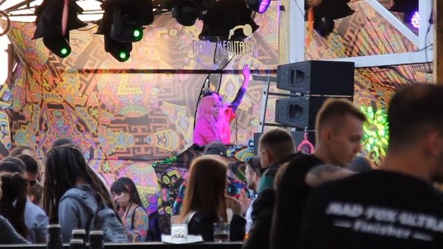 Рейв-Медитация at Fantomas Rooftop (08.06.2023) смотреть онлайн