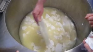 Сыр страккино