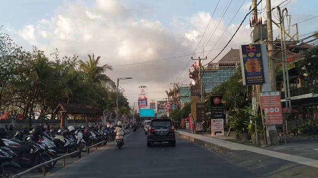On The Way to Legian Beach in Bali Indonesia | Bali Street View смотреть онлайн